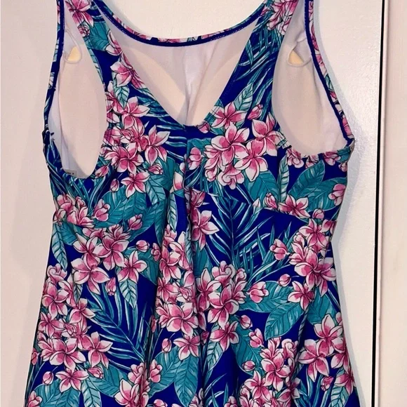 Women’s Tankini swimsuit top Size 2X - Picture 3 of 8